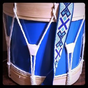 Native American drum w/drum sticks